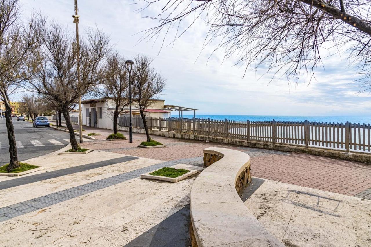 Relax Apartment Ladispoli Bagian luar foto